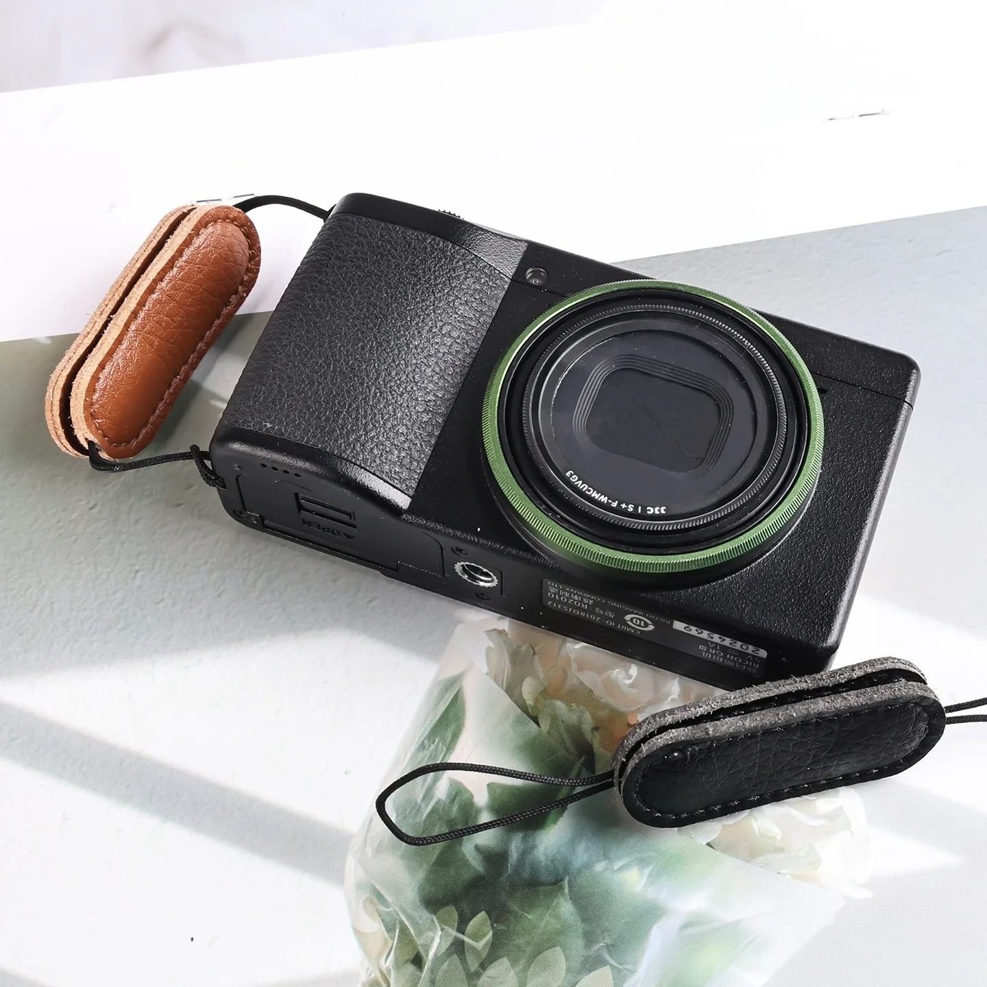 حزام حلقي للكاميرا من الجلد ال - مراجعة Camera Strap Leather وسعره